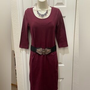 🦋Elegant Burgundy Dress/form fitting and flattering. Stretchy.